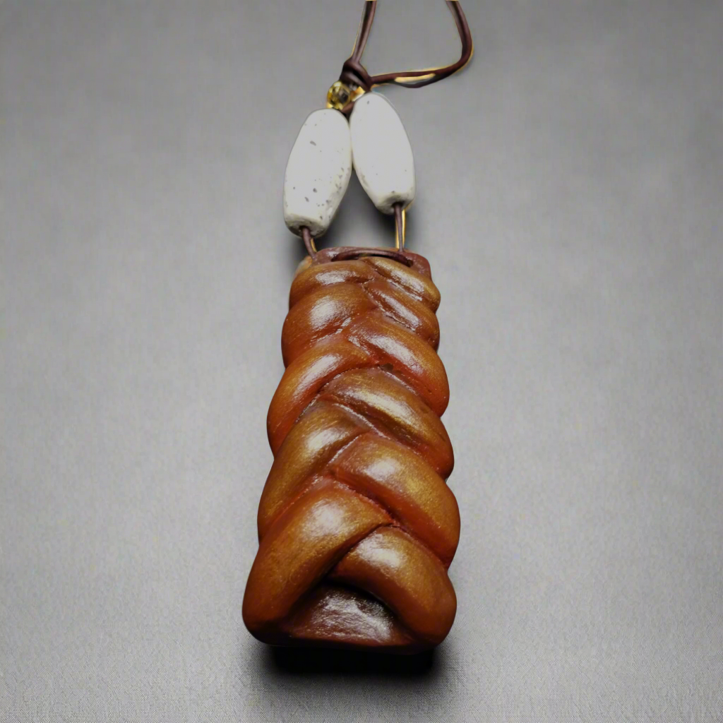 THICK BRAID MOTIF NECKLACE WITH HAND ROLLED BEADS