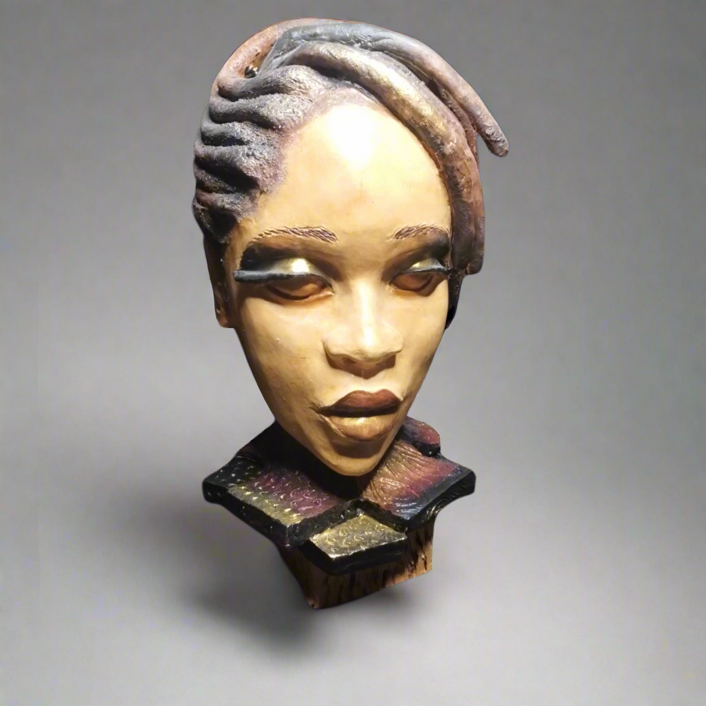 ON A PEDESTAL - Sculpture
